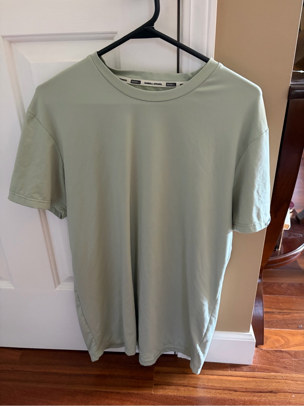 Barbell Apparel Men’s Havok workout Tee - size Medium - light green color